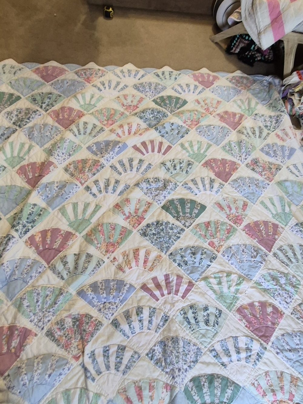 Vintage Handmade Grandmother's Fan Quilt 74x78 Pastel Floral Scalloped Edge